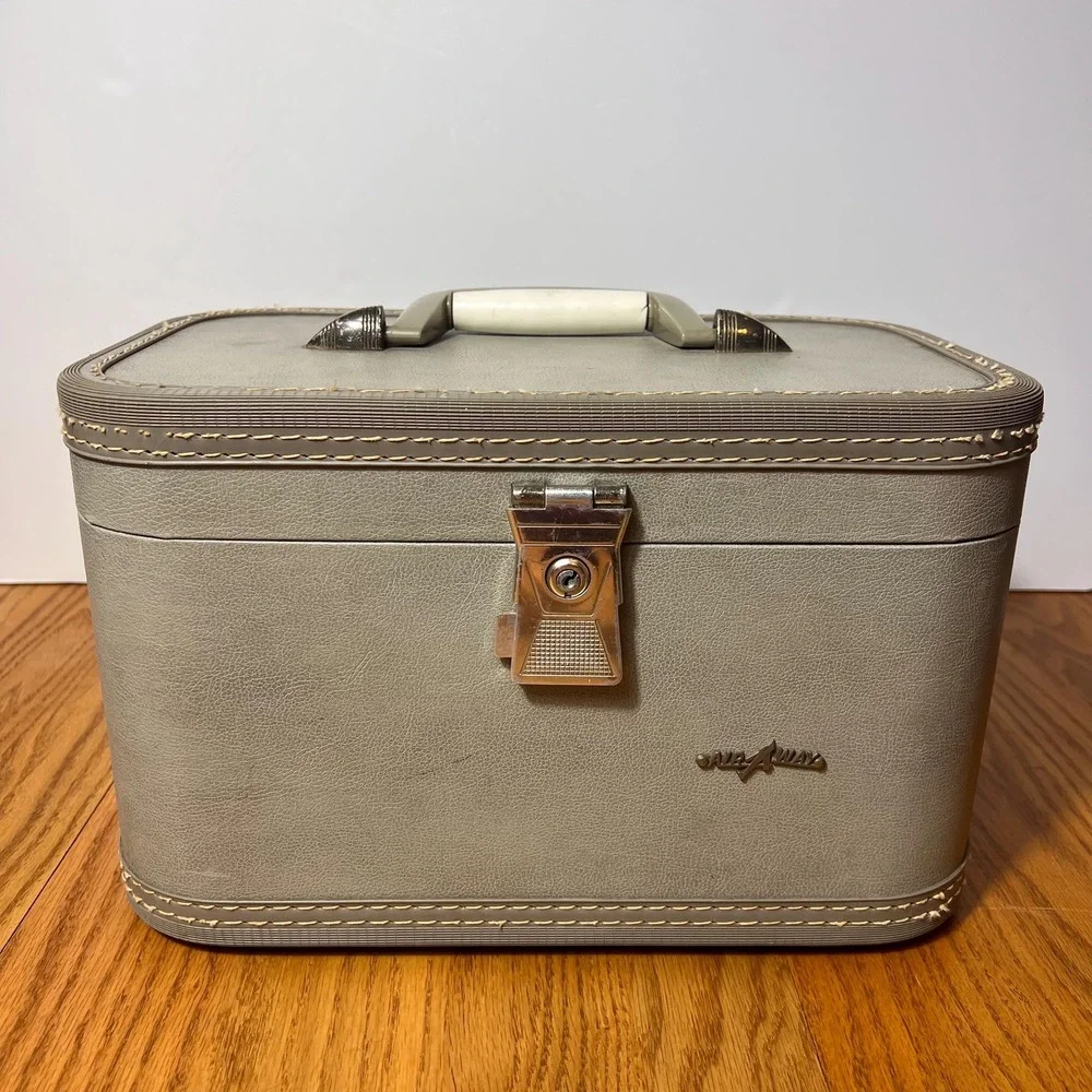 Vintage Airway Train Case Gray Hard Shell Makeup Cosmetic Vanity Case w Mirror